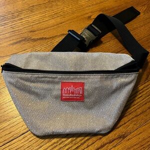 Manhattan Portage Midnight Retro Pack